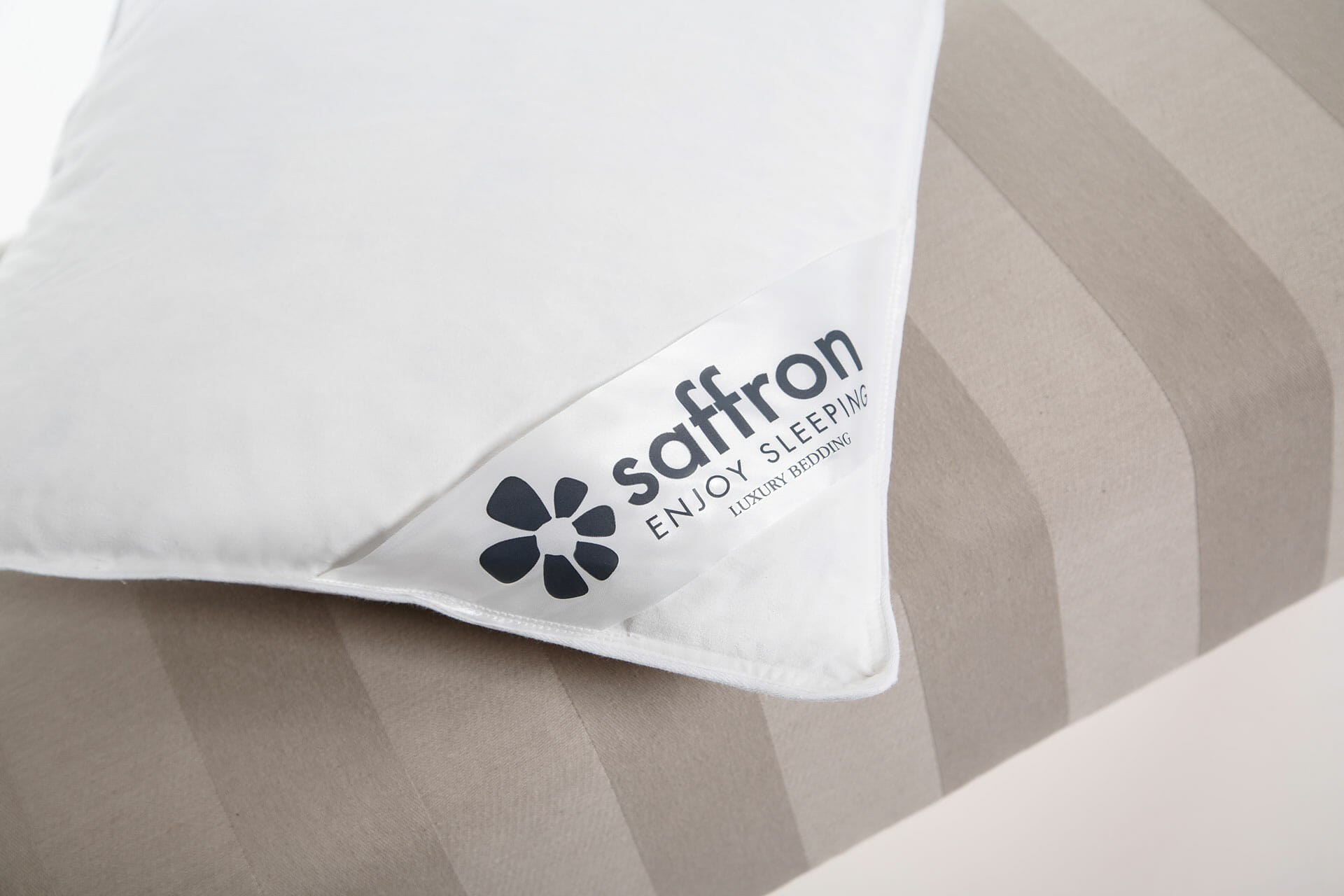 Saffron beds - Pillow on fabric